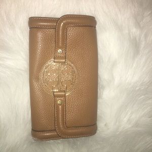 Authentic Tory Burch Amanda Envelope Wallet